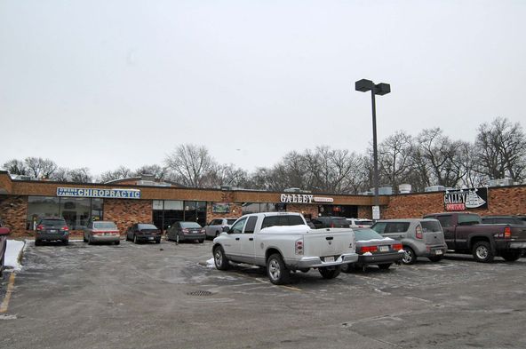 College Square - Suite 713: 921 West McKinley Avenue, Mishawaka, IN 46545